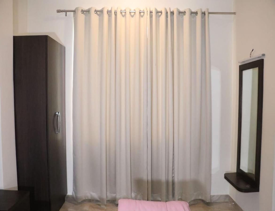 Hotel Artika Inn Varanasi Exteriör bild